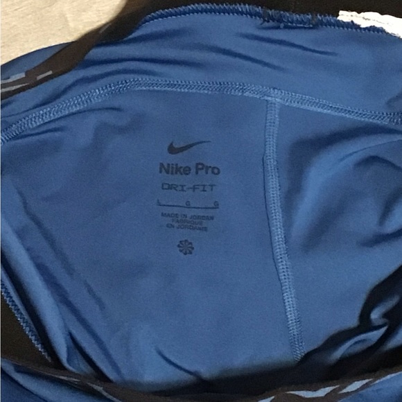 Women Nike Dri- Fit leggings. - Picture 4 of 4